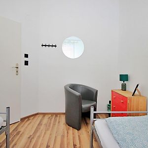Kleine Kamer met Twee Aparte Bedden